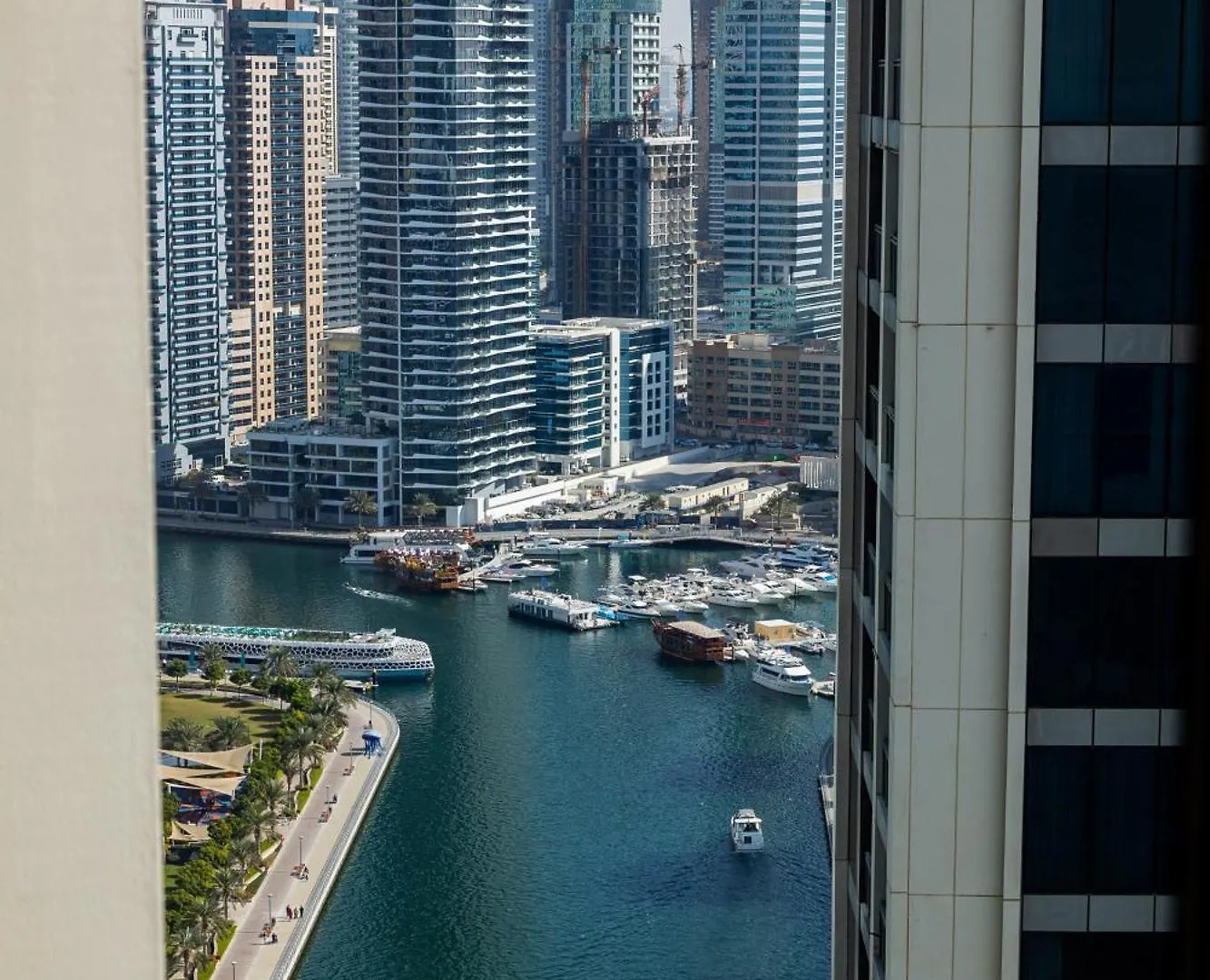 Elegantescapes - Large 2Br W Marina And Sea View Apartment Dubai