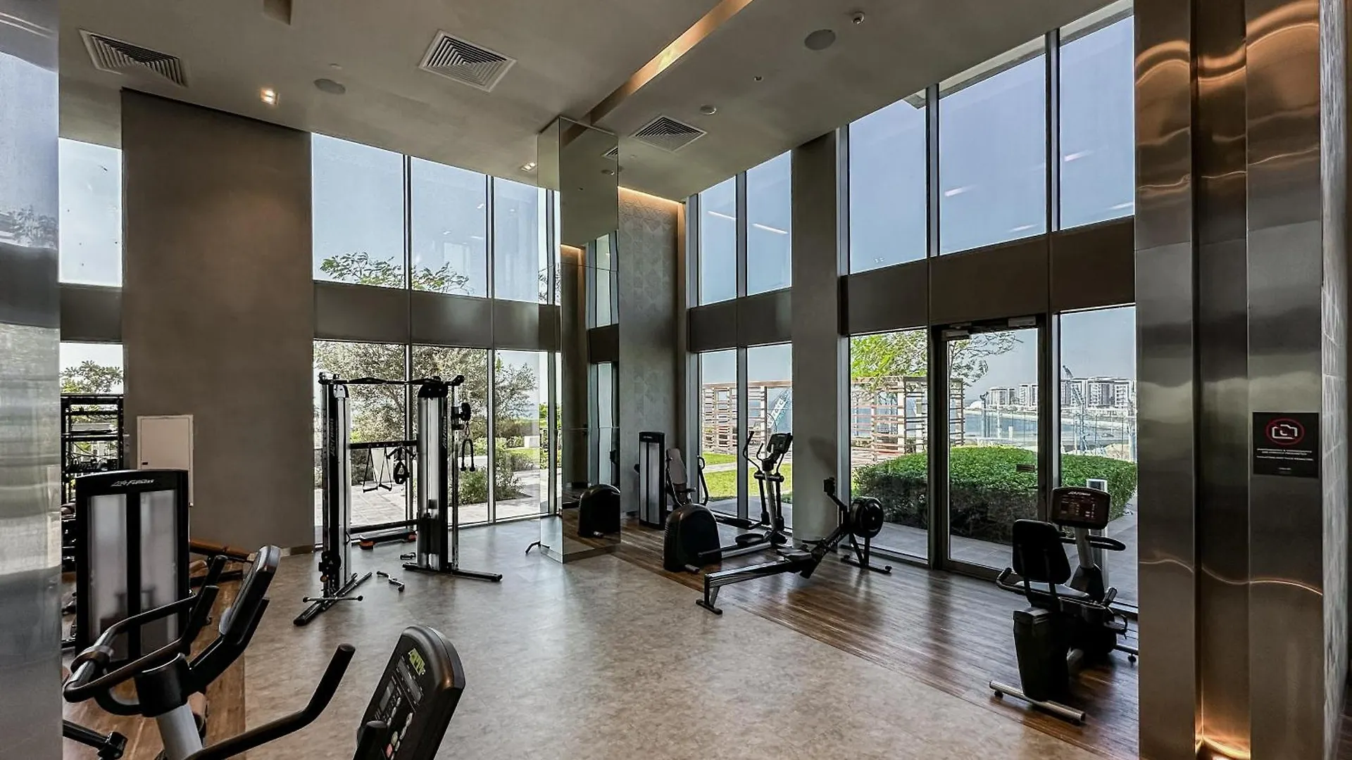 Elegantescapes - Large 2Br W Marina And Sea View Apartment Dubai