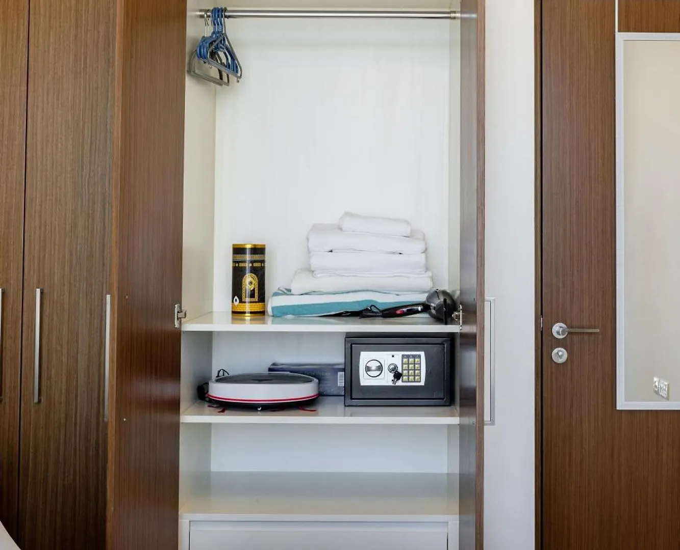 Elegantescapes - Large 2Br W Marina And Sea View Apartment Dubai United Arab Emirates
