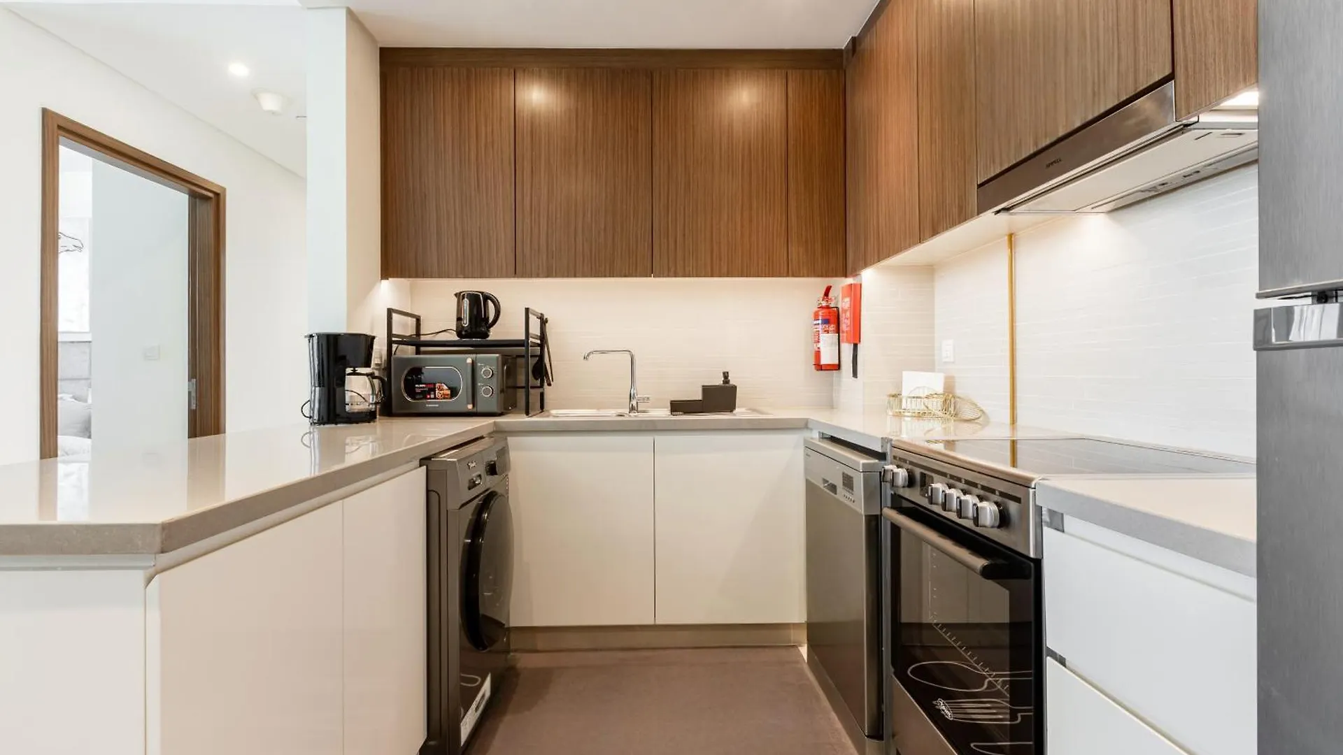 Elegantescapes - Large 2Br W Marina And Sea View Apartment Dubai